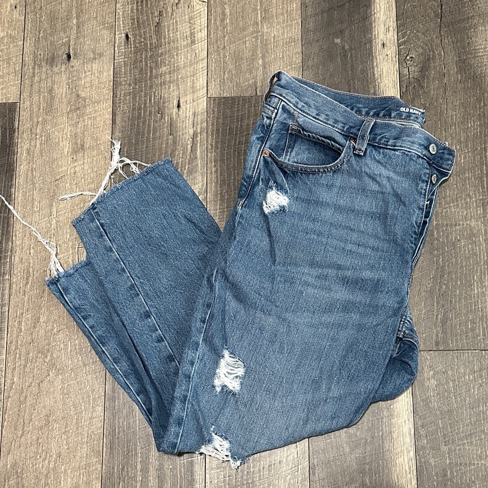 Old Navy Women's Medium Blue Distressed Straight-Leg Jeans